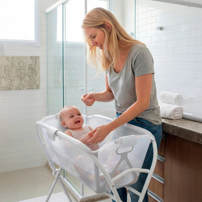 Banheira Dobrável Infantil Safety 1st Nami com Suporte e Redutor White - Uso desde o nascimento até 3 anos